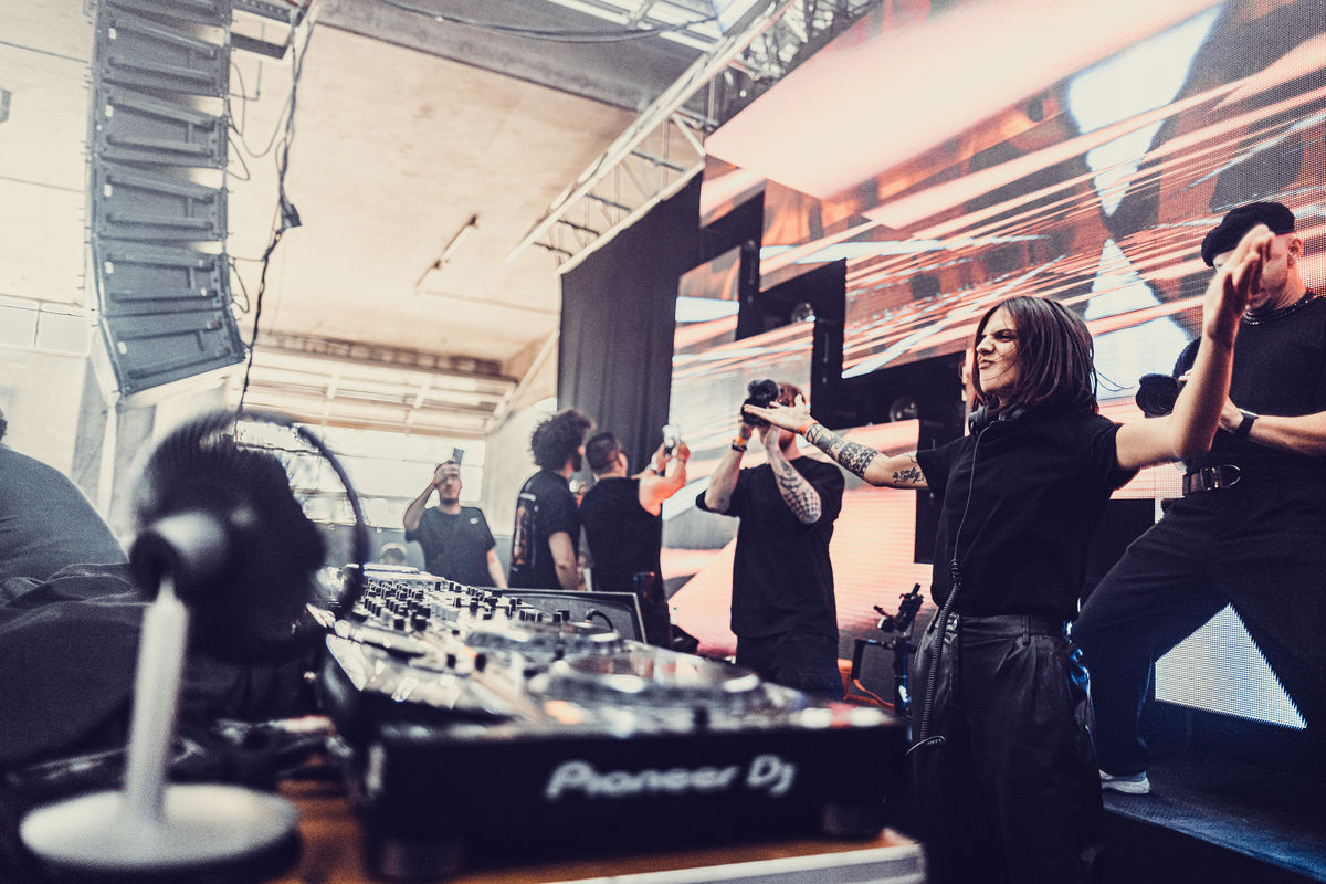 Loading... just a sec